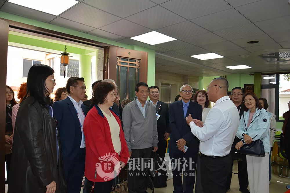 马来西亚柔佛州金同厦会馆、峇株巴辖同安郭氏公会一行莅临银同侨史馆